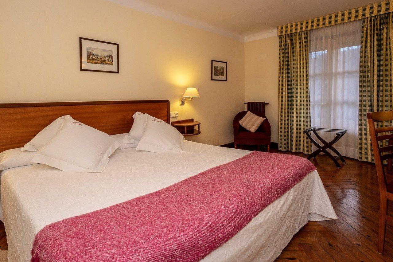 Hotel Adsera Ла-Молина Экстерьер фото