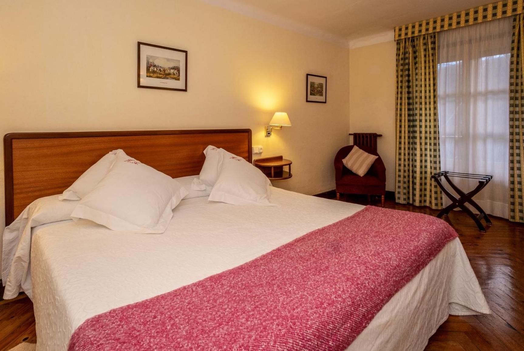 Hotel Adsera Ла-Молина Экстерьер фото