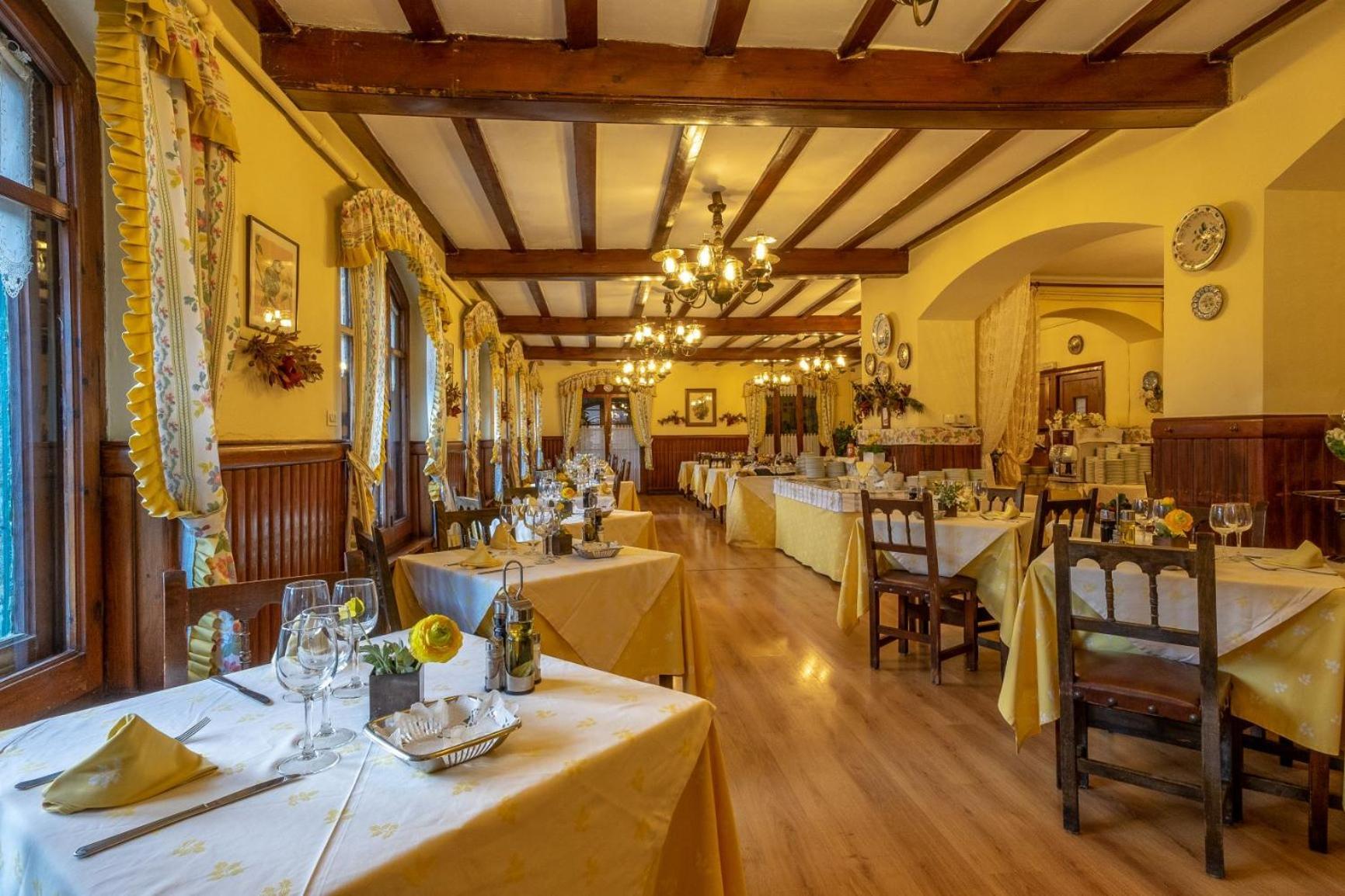 Hotel Adsera Ла-Молина Экстерьер фото